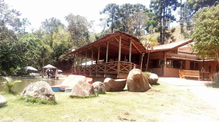 Pousada E Restaurante Recanto Do Pico Santo Antônio do Pinhal Esterno foto